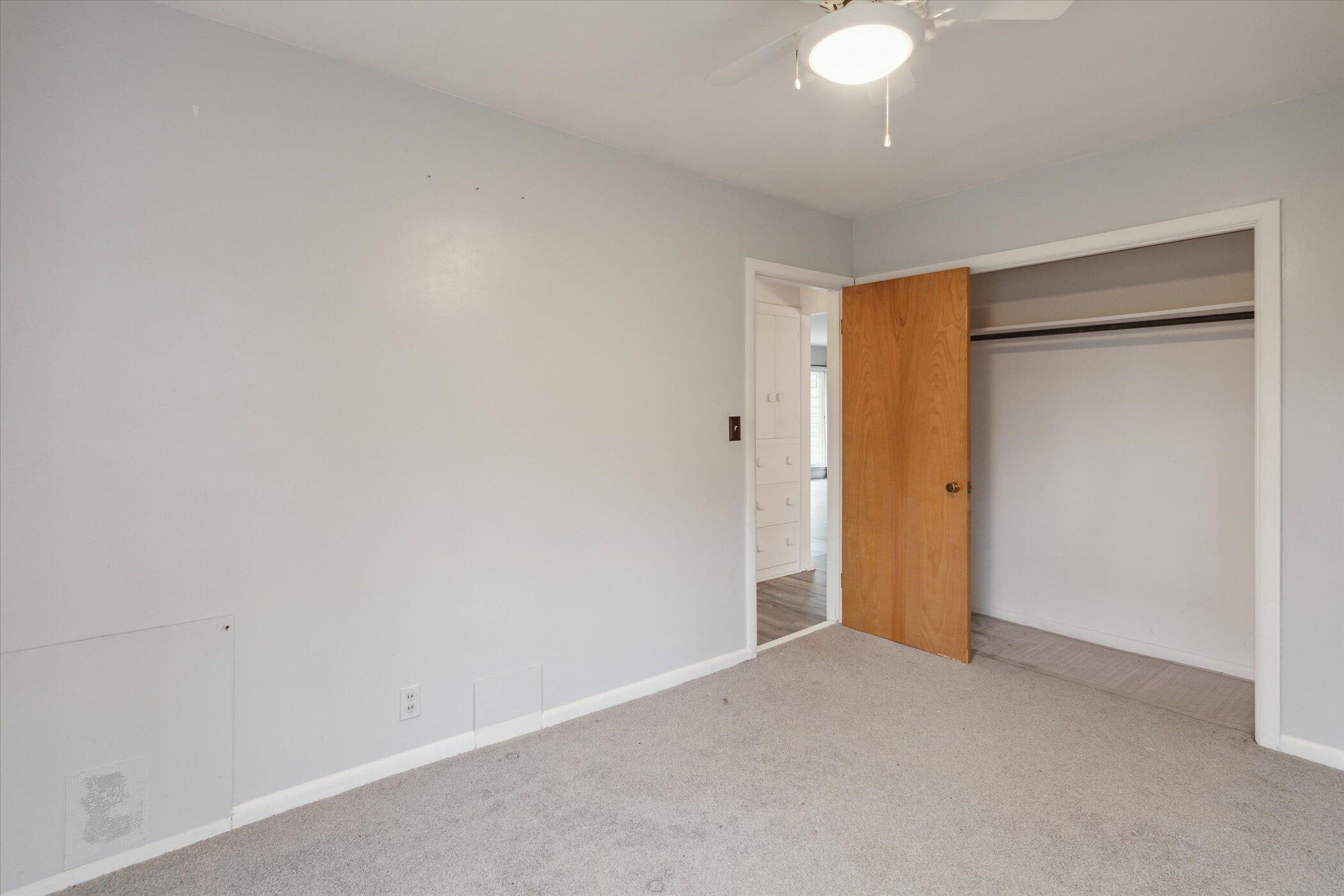 2102 Dale Road Jackson, MI 49203 - Photo 28 of 43 24-2102-Dale-Rd-WindowStill-14