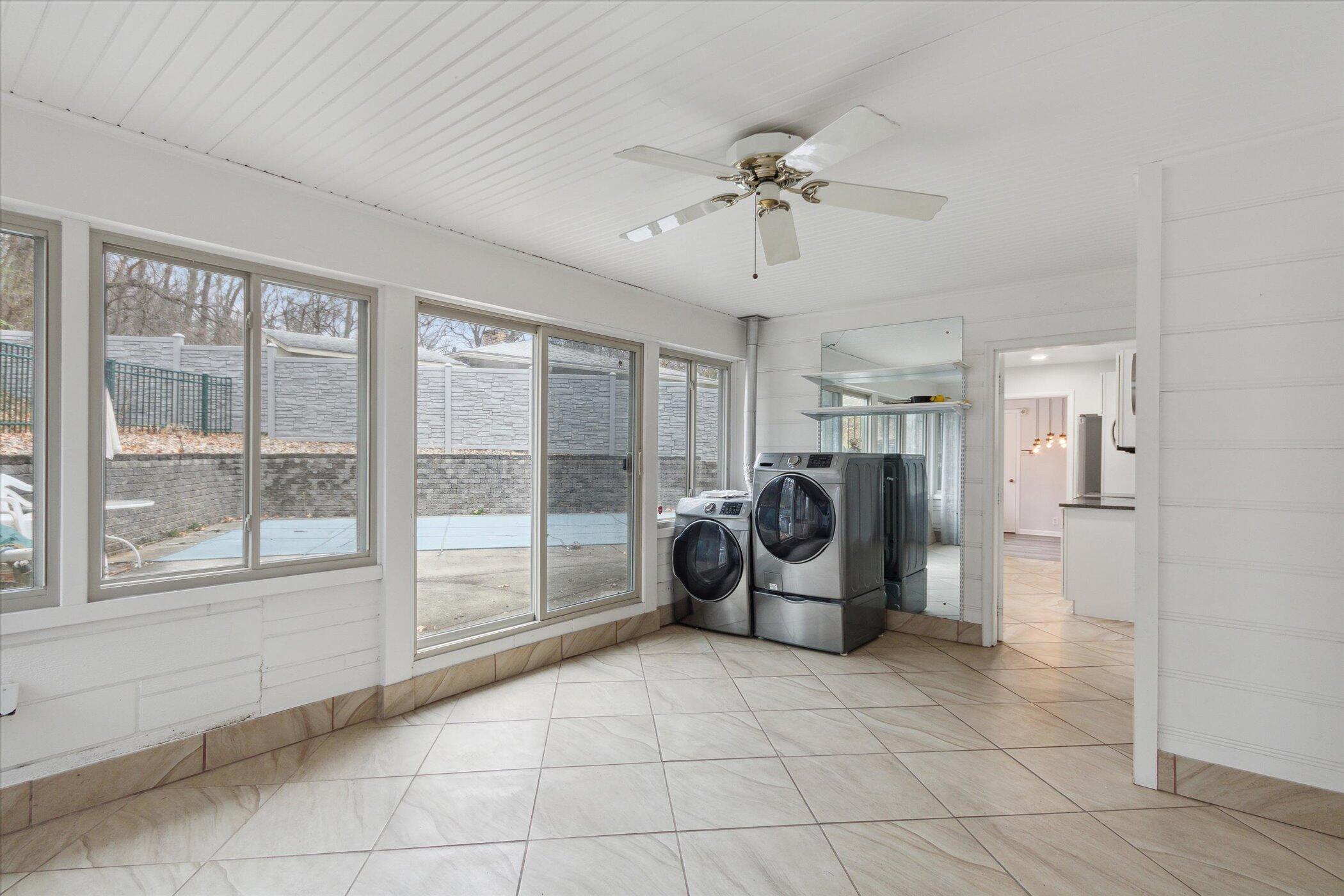 2102 Dale Road Jackson, MI 49203 - Photo 33 of 43 29-2102-Dale-Rd-WindowStill-18