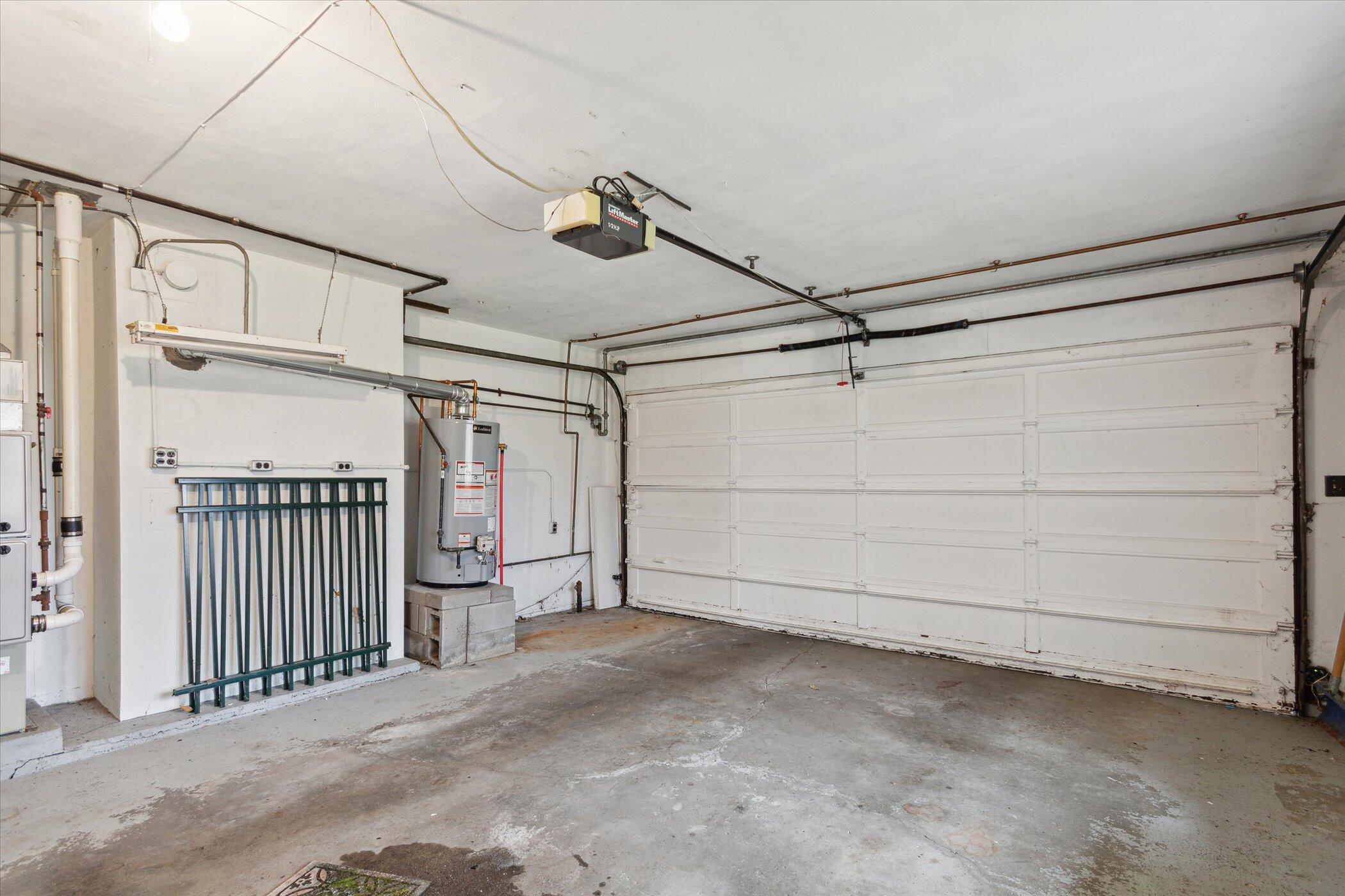2102 Dale Road Jackson, MI 49203 - Photo 35 of 43 31-2102-Dale-Rd-WindowStill-21