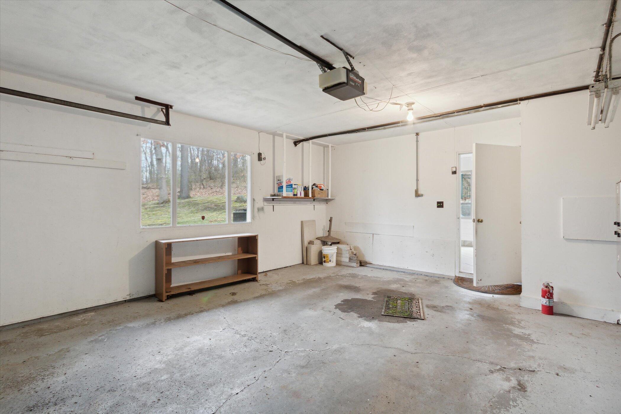 2102 Dale Road Jackson, MI 49203 - Photo 37 of 43 33-2102-Dale-Rd-WindowStill-23