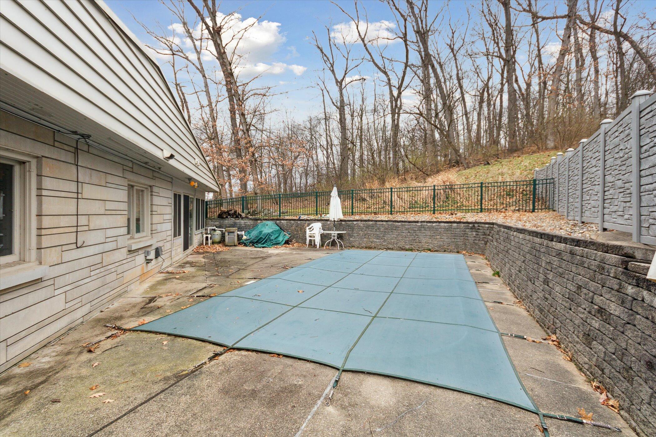 2102 Dale Road Jackson, MI 49203 - Photo 40 of 43 35-2102-Dale-Rd-WindowStill-30