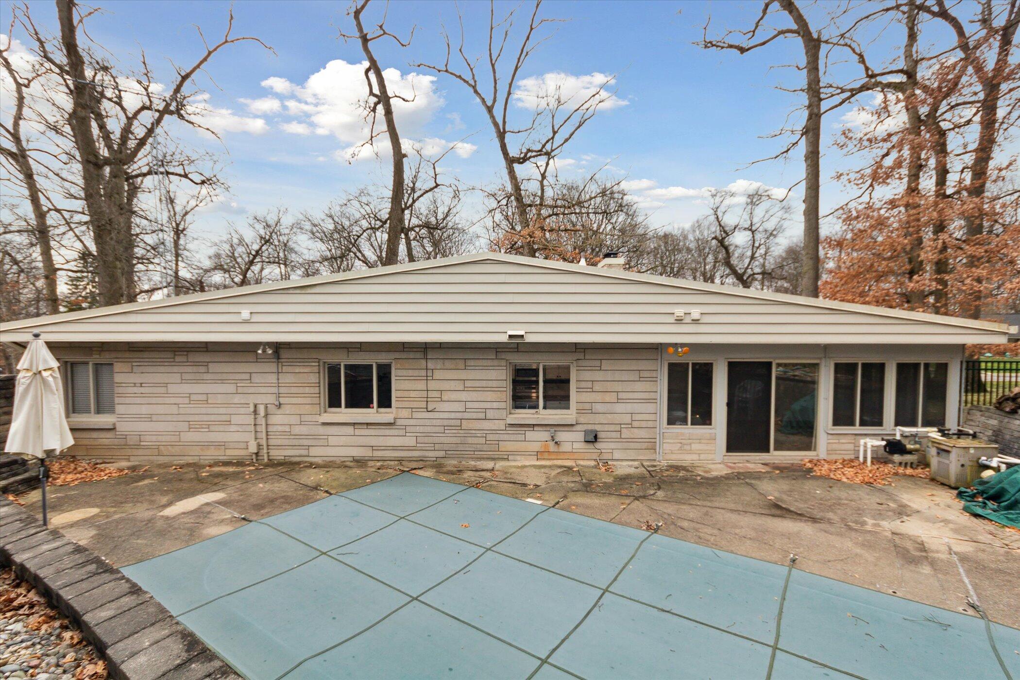 2102 Dale Road Jackson, MI 49203 - Photo 41 of 43 36-2102-Dale-Rd-WindowStill-31