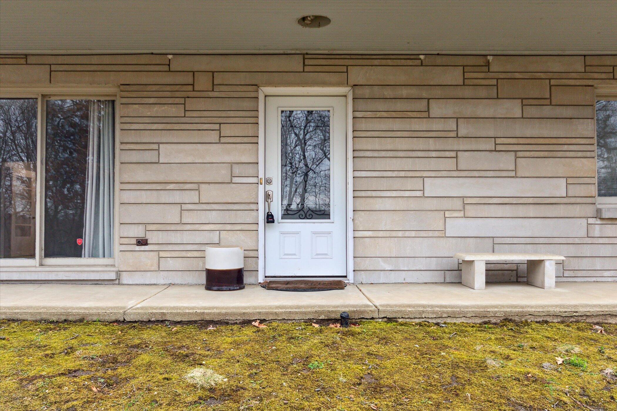 2102 Dale Road Jackson, MI 49203 - Photo 5 of 43 05-2102-Dale-Rd-WindowStill-33