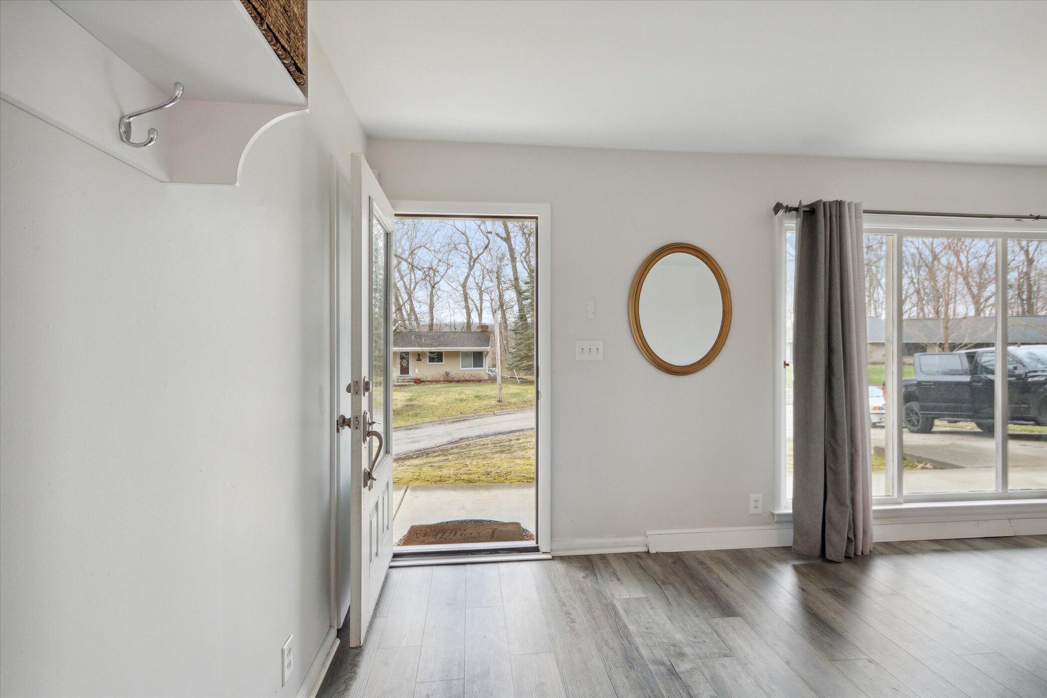 2102 Dale Road Jackson, MI 49203 - Photo 10 of 43 06-2102-Dale-Rd-WindowStill-01