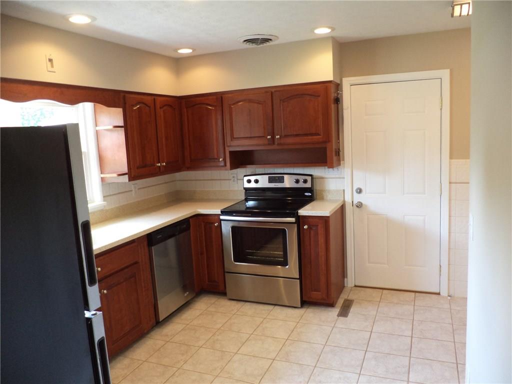 420 South Carr Road Plainfield, IN 46168 - Photo 9 of 23 Gallery Image 9