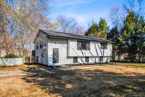 $499,000 | 15 Whiteford Drive, Pleasant Valley, NY 12569