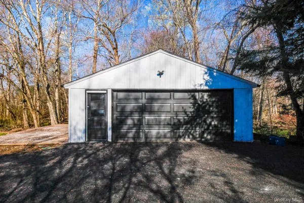 $499,000 | 15 Whiteford Drive, Pleasant Valley, NY 12569