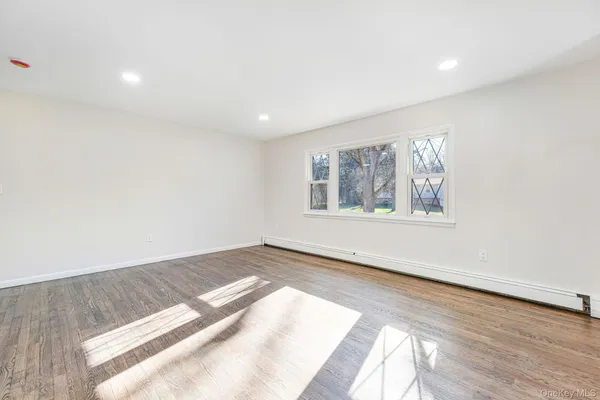 $499,000 | 15 Whiteford Drive, Pleasant Valley, NY 12569