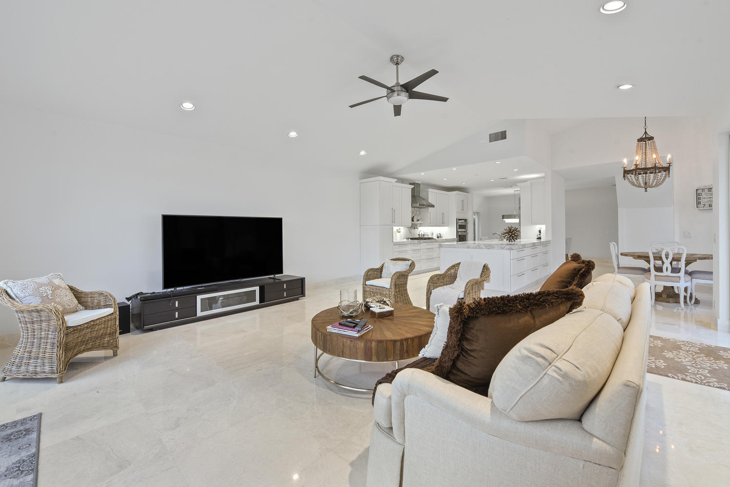 6004 Vista Linda Lane Boca Raton, FL 33433 - Photo 10 of 59 6004 Vista Linda Ln Boca Raton-large-016