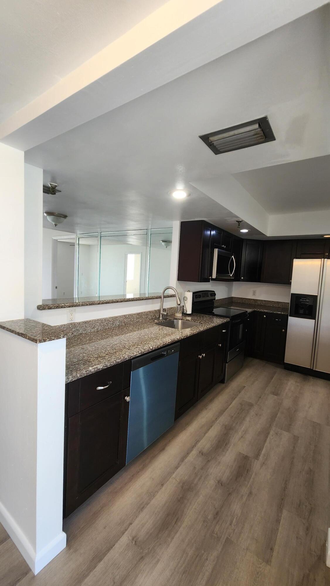 6500 Northwest 2nd Avenue, Unit 311 Boca Raton, FL 33487 - Photo 15 of 43 Large updated kitchen