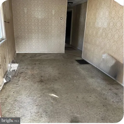 a view of a storage & utility room