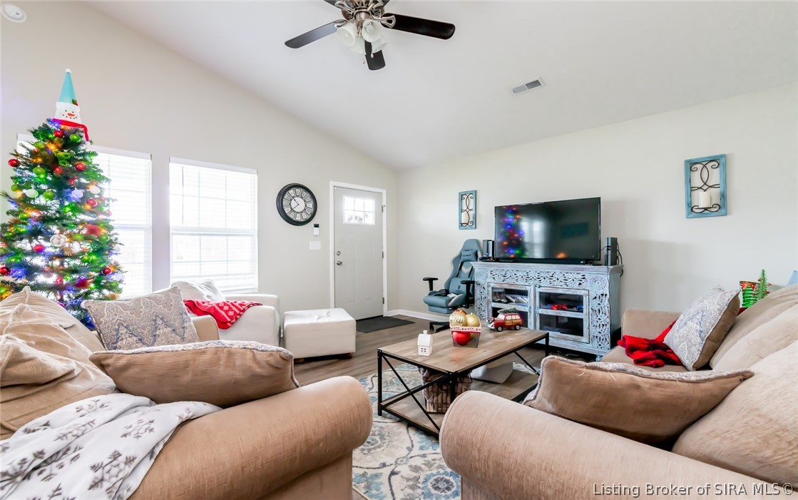945 York Road Scottsburg, IN 47170 - Photo 8 of 35 Gallery Image 8