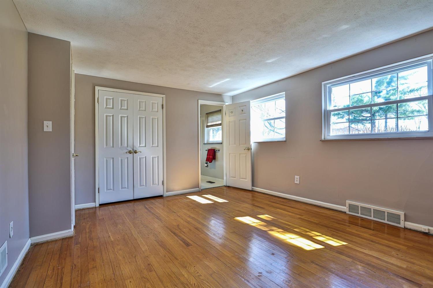 350 Compton Road Cincinnati, OH 45215 - Photo 15 of 43
