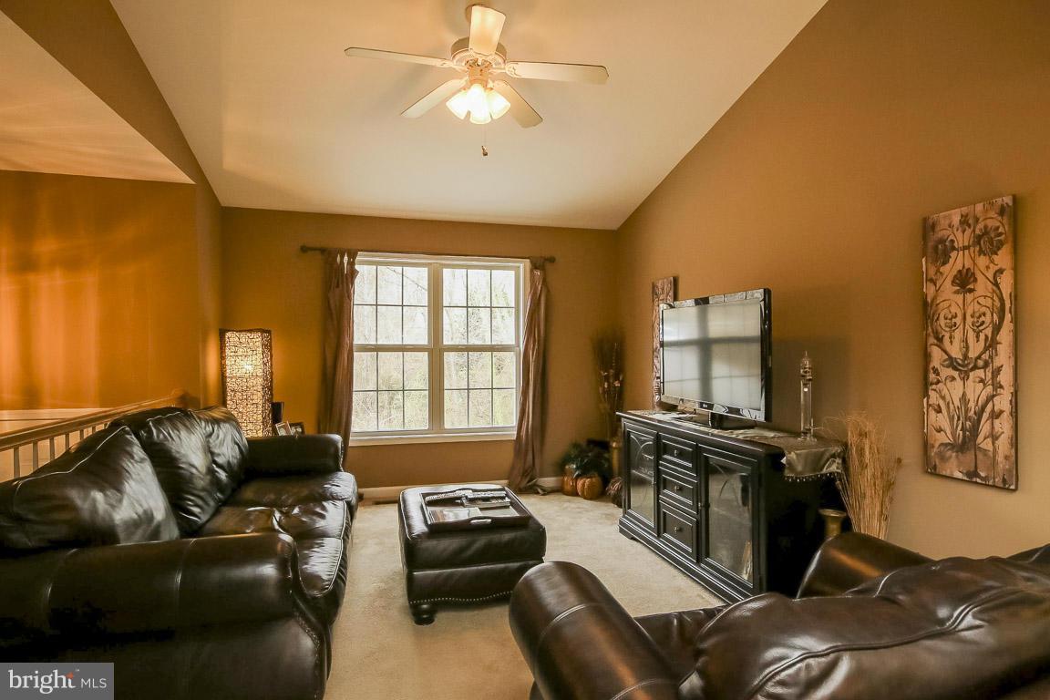 12149 Rixeyville Road Culpeper, VA 22701 - Photo 4 of 30 Living Room