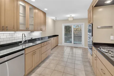 $389,900 | 1585 Stone Mansion Drive, Sewickley, PA 15143