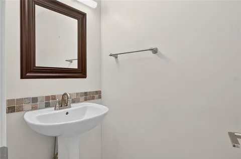 $389,900 | 1585 Stone Mansion Drive, Sewickley, PA 15143