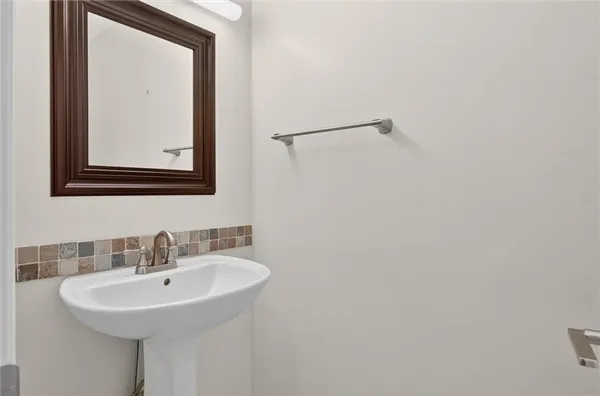 $389,900 | 1585 Stone Mansion Drive, Sewickley, PA 15143