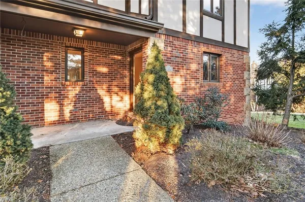 $389,900 | 1585 Stone Mansion Drive, Sewickley, PA 15143