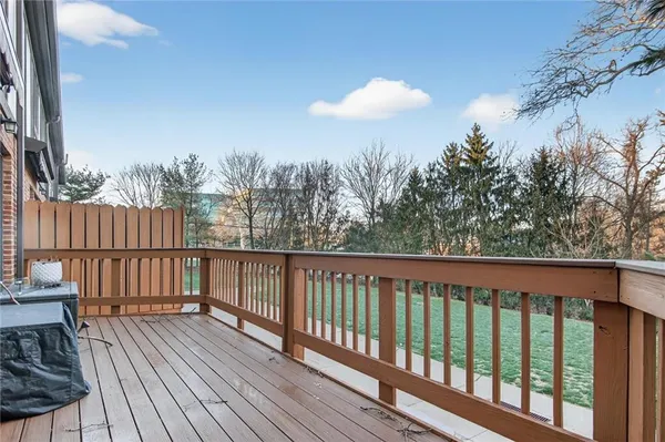 $389,900 | 1585 Stone Mansion Drive, Sewickley, PA 15143