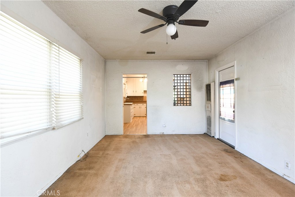 3045 Cedar Street Riverside, CA 92501 - Photo 10 of 21 Family room