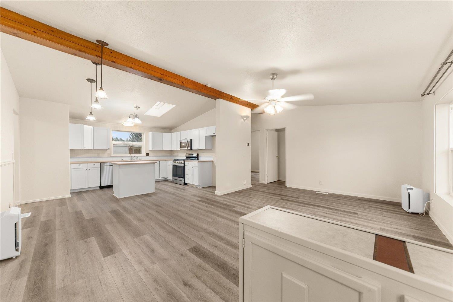3925 East Farwell Road, Unit 7 Mead, WA 99021 - Photo 3 of 16