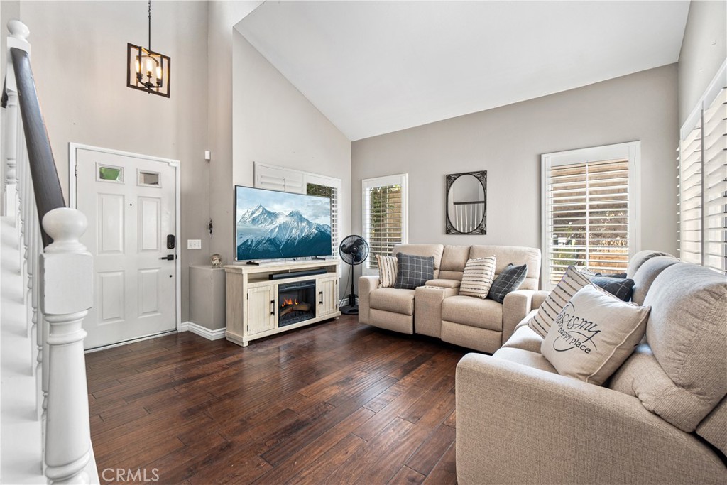 28222 Cascade Road Castaic, CA 91384 - Photo 5 of 42