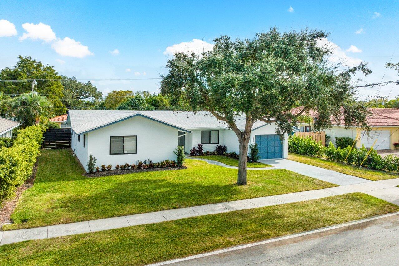 250 Southwest 9th Avenue Boca Raton, FL 33486 - Photo 1 of 43 036-250Southwest9thAvenue-BocaRaton-FL-3