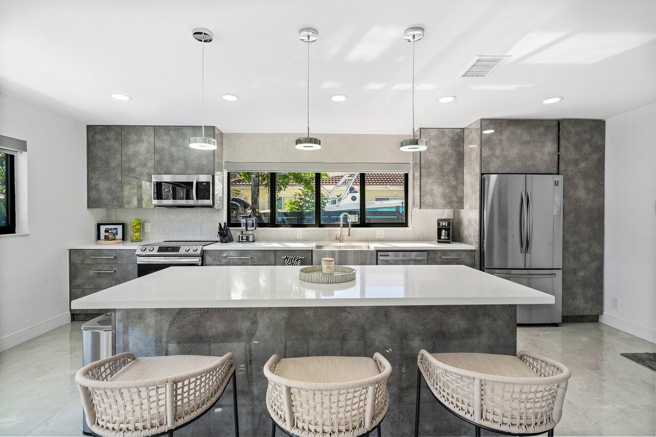 250 Southwest 9th Avenue Boca Raton, FL 33486 - Photo 18 of 43 015-250Southwest9thAvenue-BocaRaton-FL-3