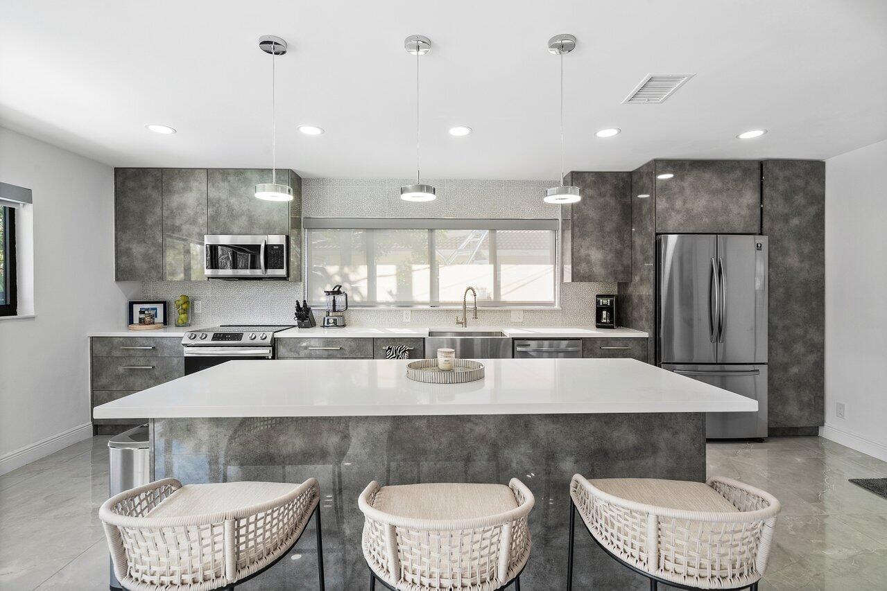 250 Southwest 9th Avenue Boca Raton, FL 33486 - Photo 19 of 43 016-250Southwest9thAvenue-BocaRaton-FL-3