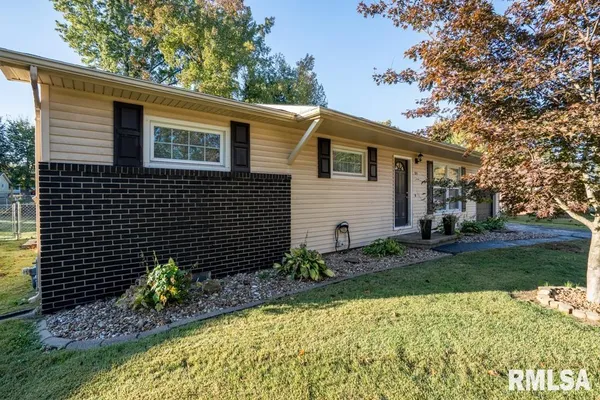 $199,900 | 1104 East Poplar Street, Herrin, IL 62948