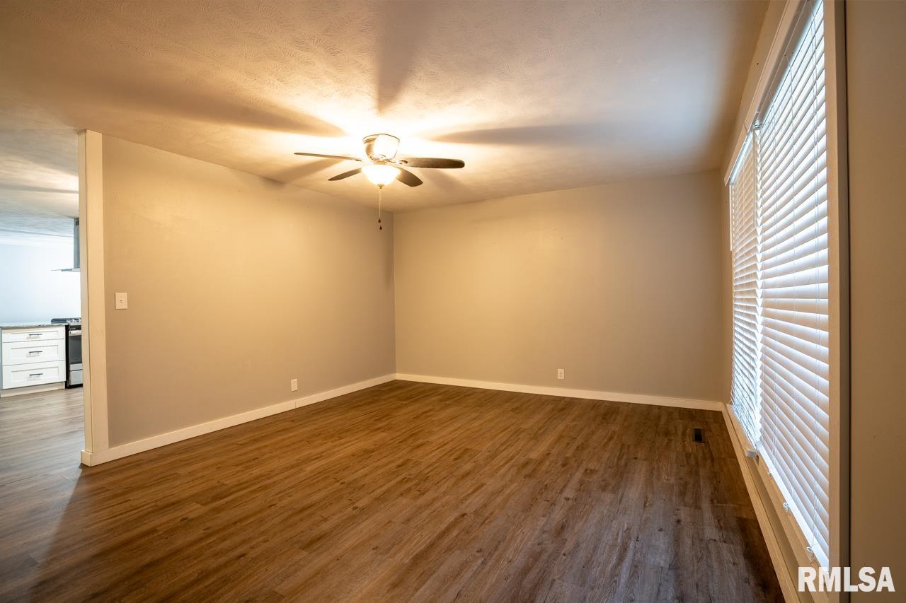 1104 East Poplar Street Herrin, IL 62948 - Photo 13 of 29