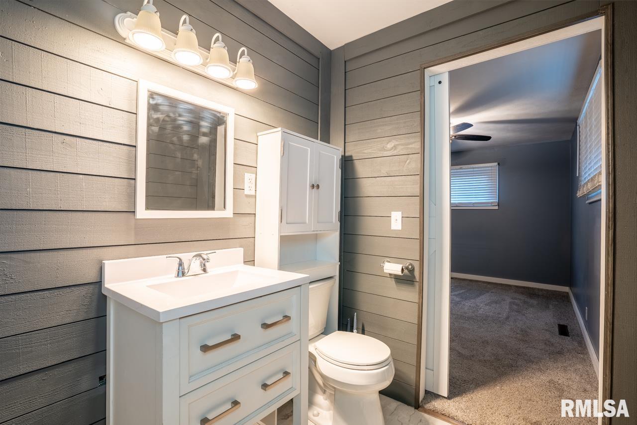 1104 East Poplar Street Herrin, IL 62948 - Photo 17 of 29