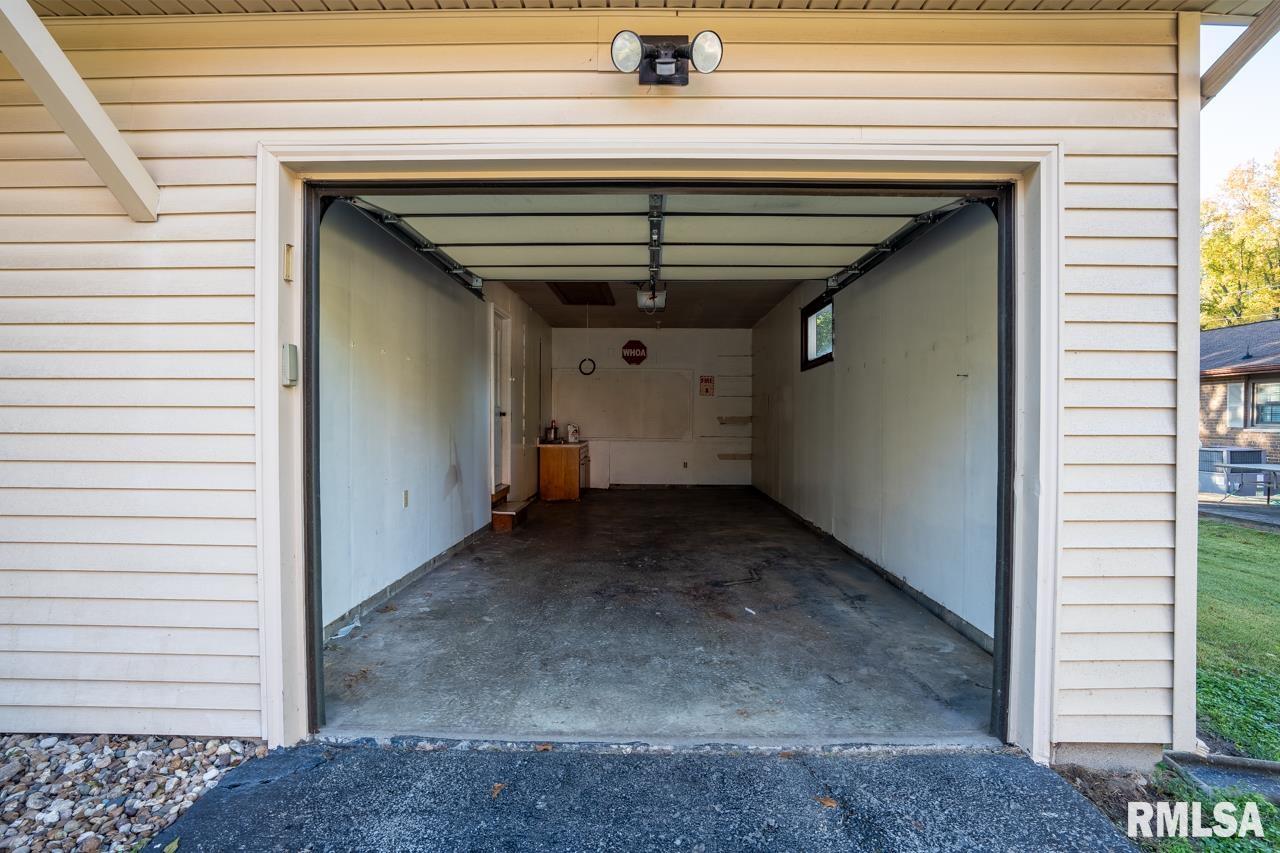 1104 East Poplar Street Herrin, IL 62948 - Photo 23 of 29