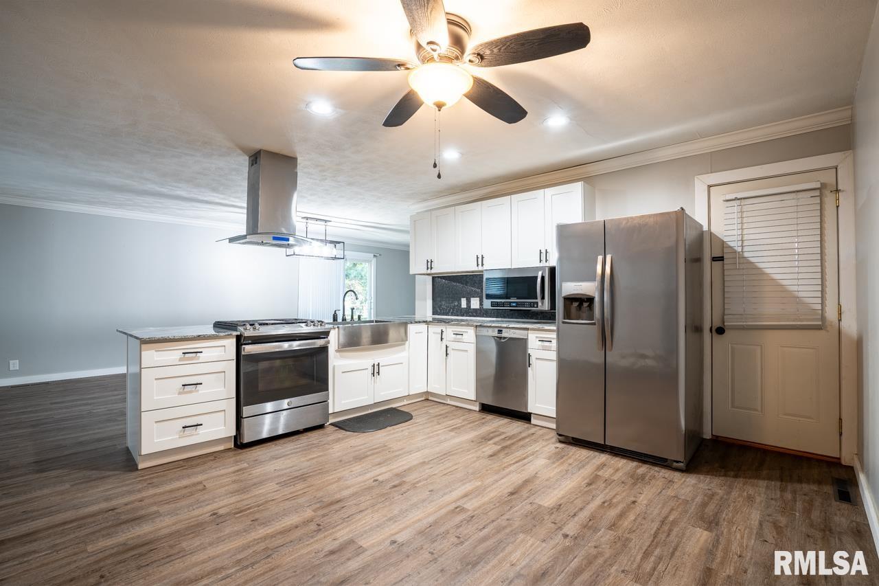 1104 East Poplar Street Herrin, IL 62948 - Photo 4 of 29