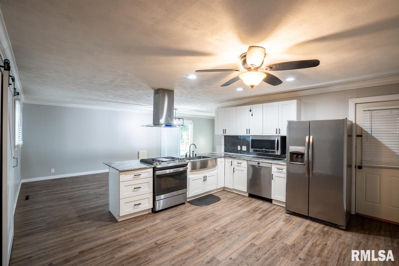 1104 East Poplar Street Herrin, IL 62948 - Photo 6 of 29