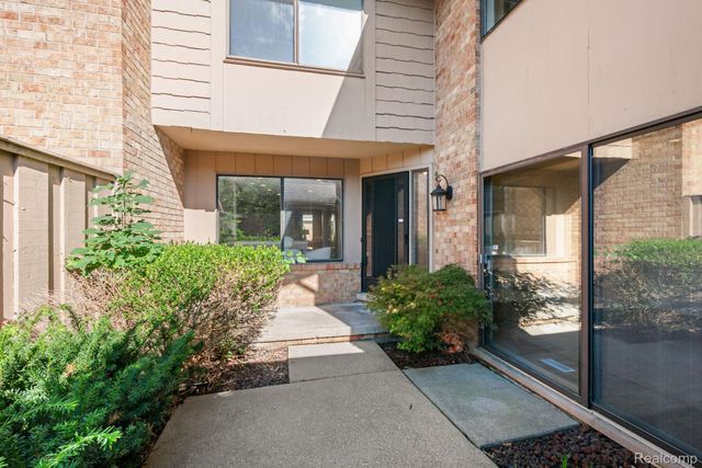 $365,000 | 7137 Pebble Park Drive, West Bloomfield, MI 48322