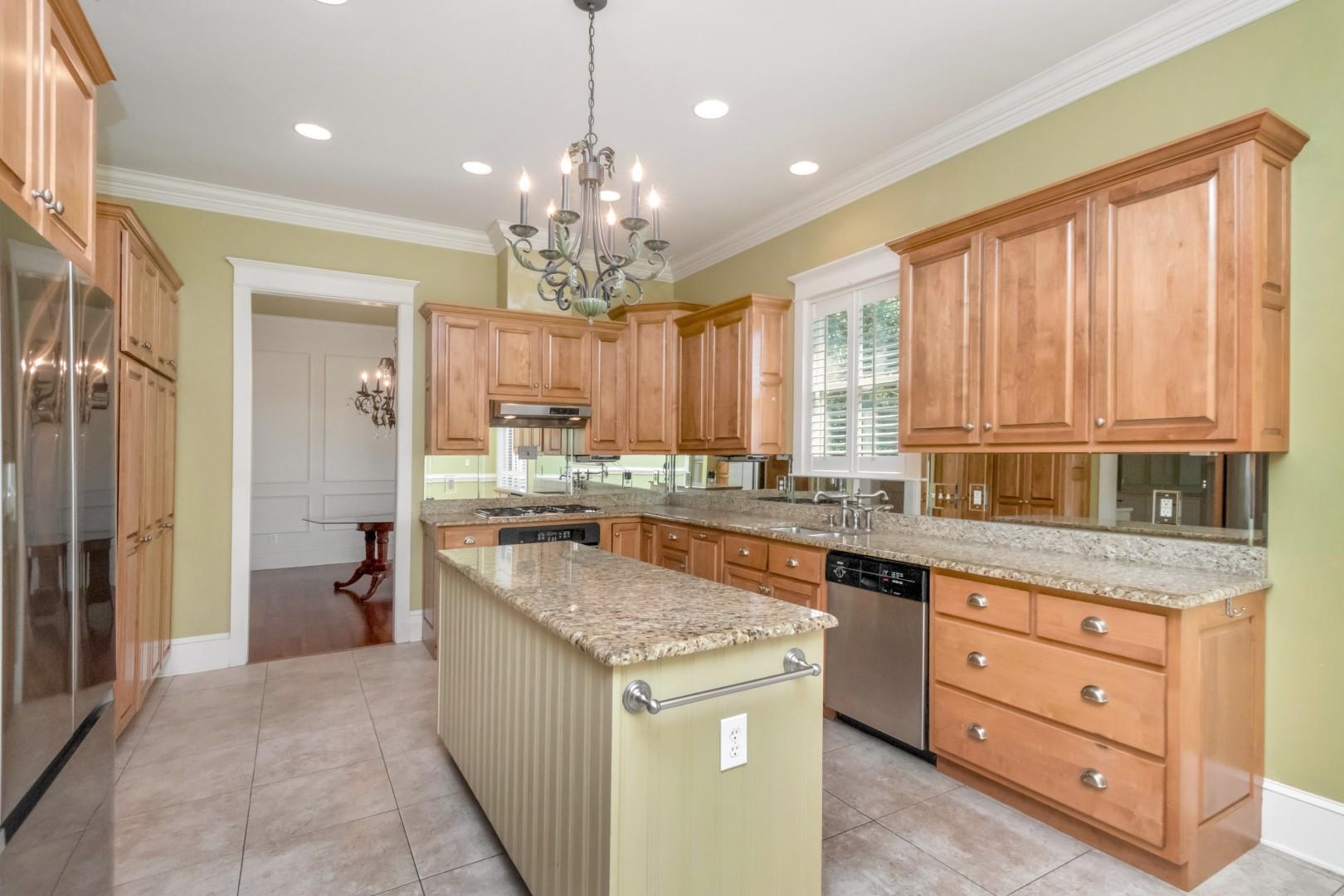 890 Randall Avenue Daphne, AL 36526 - Photo 10 of 47 Kitchen
