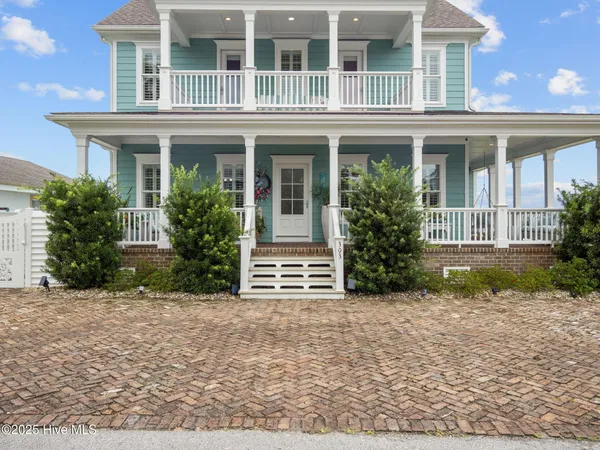 $1,295,000 | 303 South Elm Street, Swansboro, NC 28584