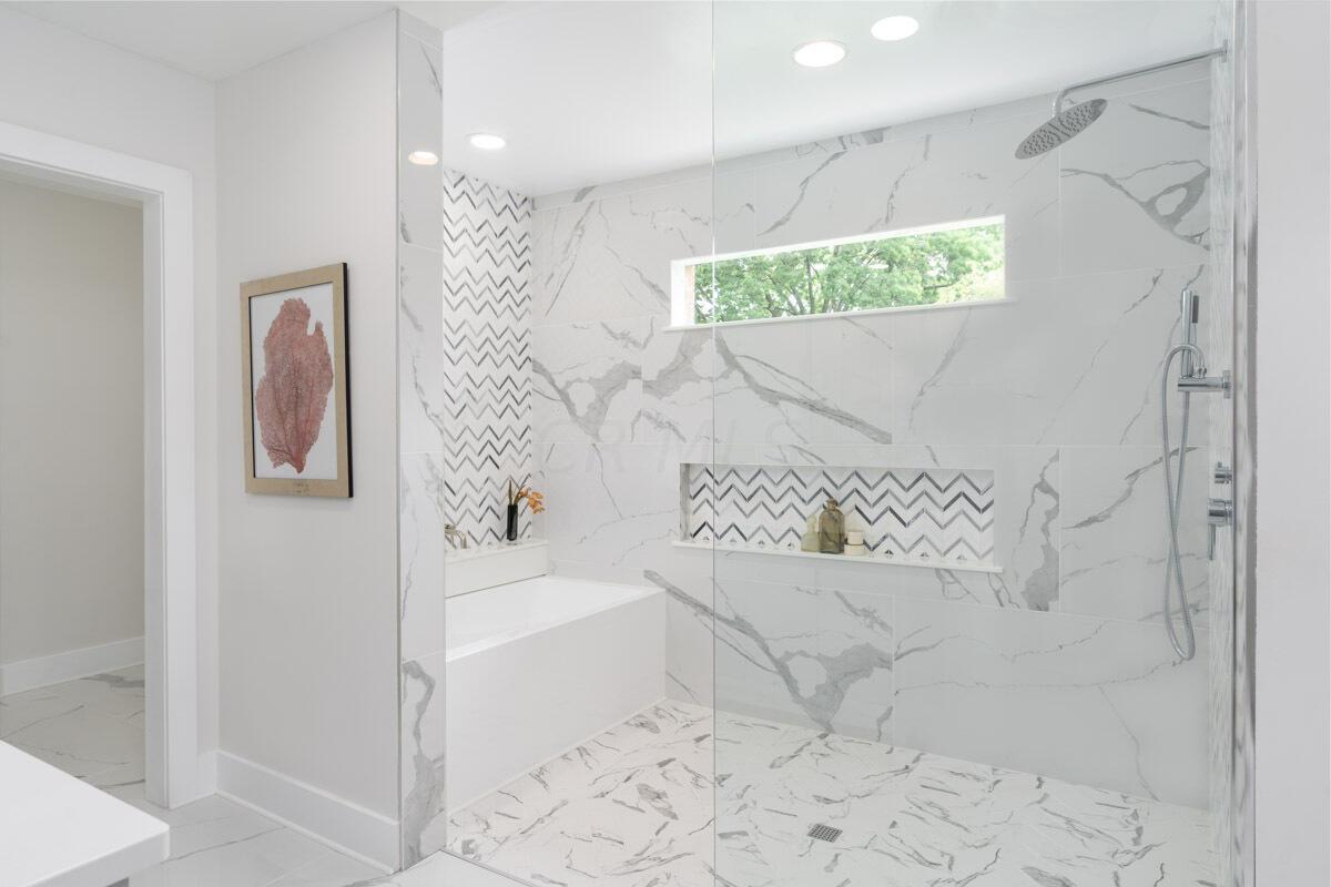 4130 Daventry Road Upper Arlington, OH 43220 - Photo 21 of 47 Entry Level Bathroom Suite