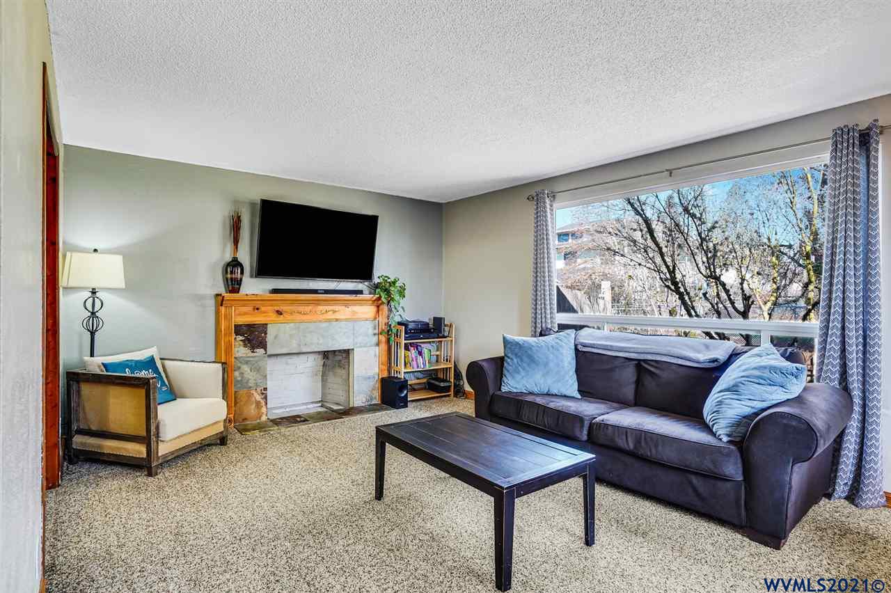 1310 Lawnridge Street Southwest Albany, OR 97321 - Photo 2 of 28