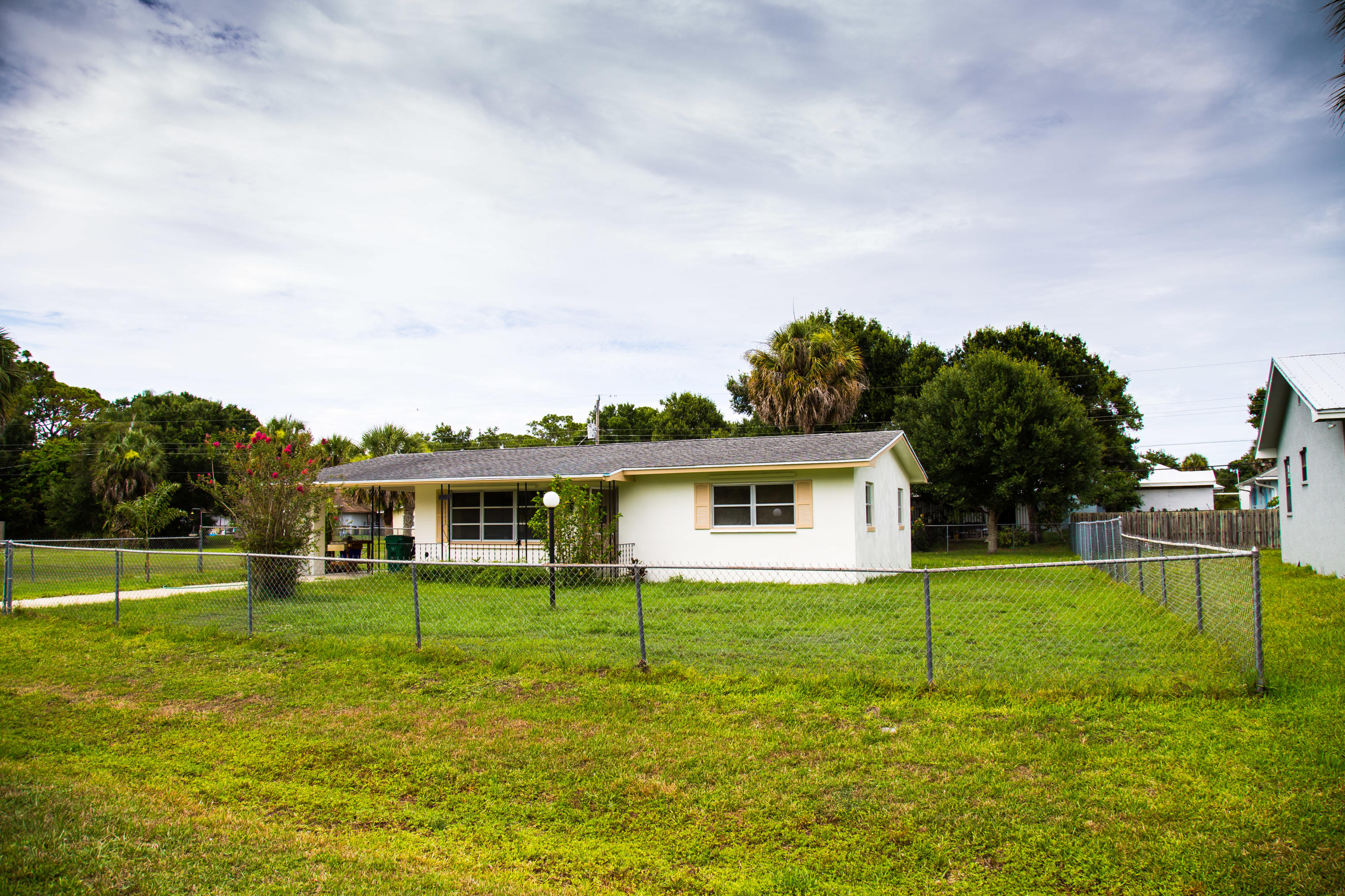 7802 Hibiscus Road Fort Pierce, FL 34951 - Photo 4 of 12 IMG_2096