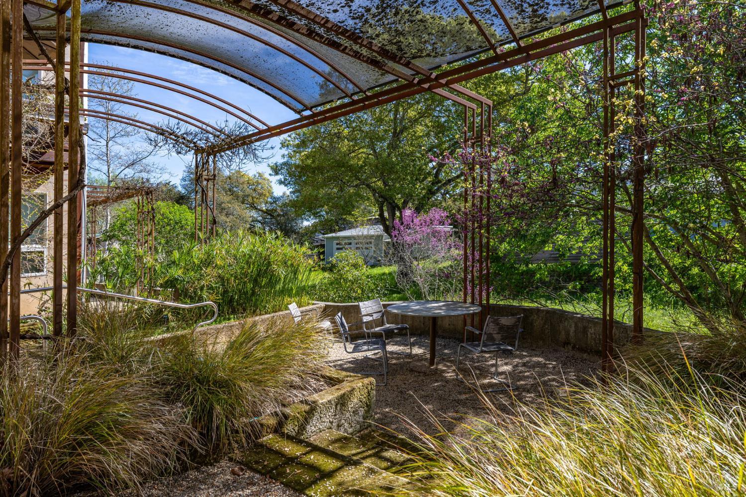 471 Florence Avenue Sebastopol, CA 95472 - Photo 48 of 71 A peaceful sitting area in the community.