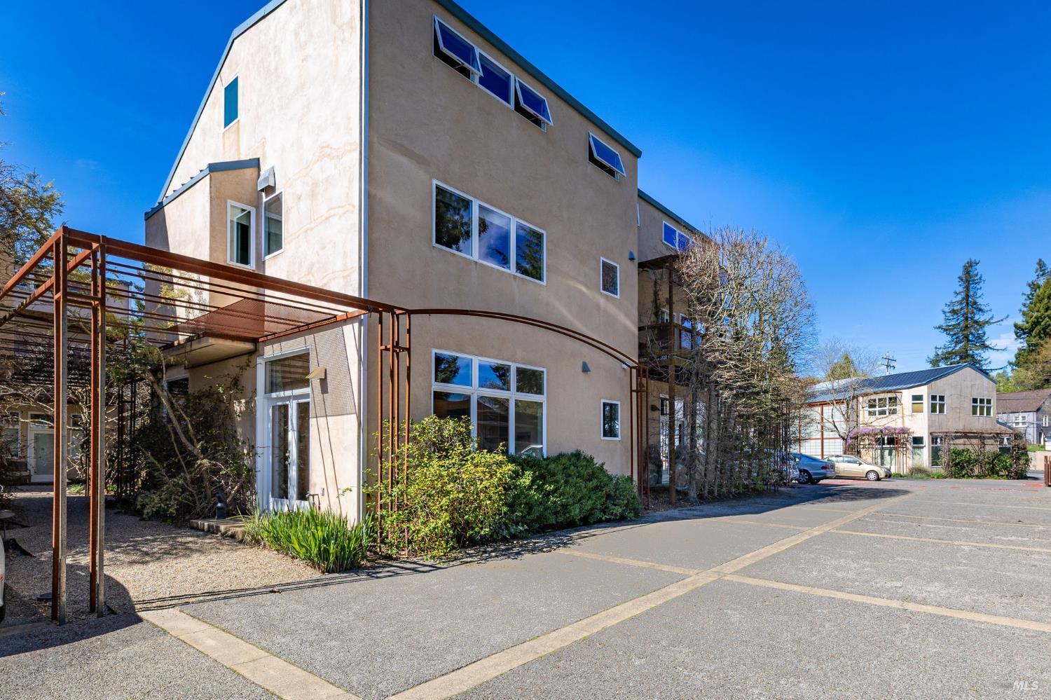 471 Florence Avenue Sebastopol, CA 95472 - Photo 53 of 71 The back side of the home.
