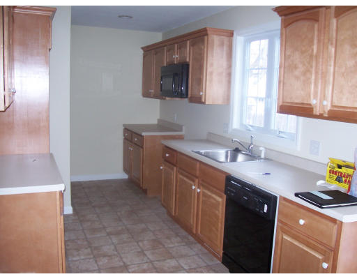 57 Drexel Street Springfield, MA 01104 - Photo 3 of 12