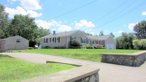 40 Pippin Orchard Road Cranston, RI 02921 - Photo 4 of 30