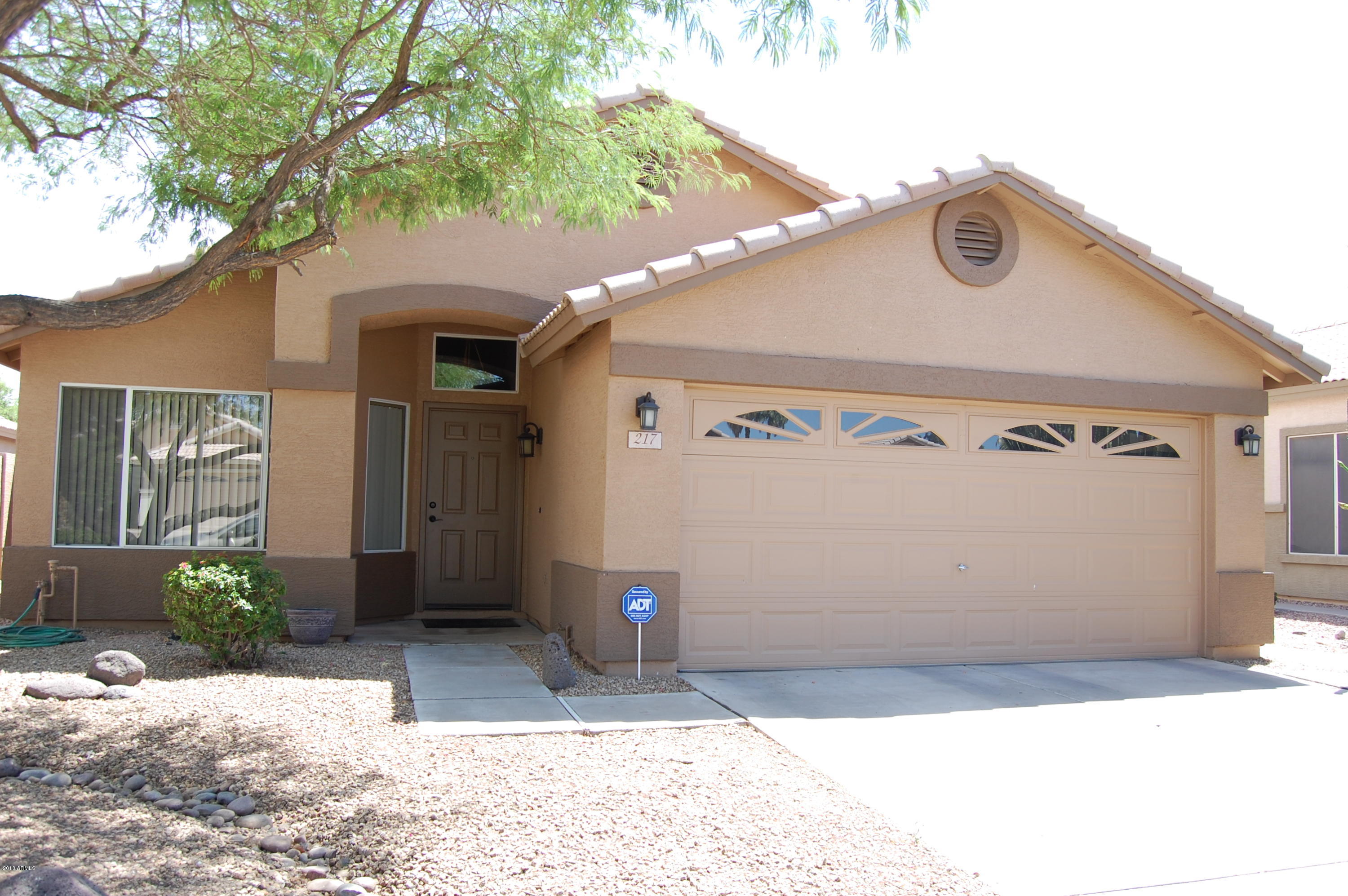 217 West Del Rio Street Gilbert, AZ 85233 - Photo 4 of 43 DSC_1222