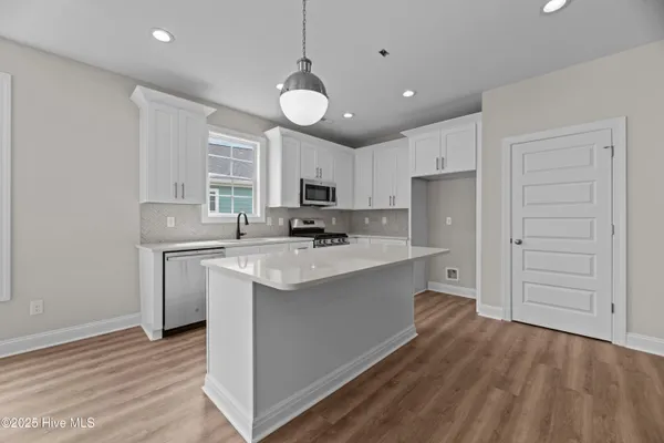 $414,900 | 2007 Brighton Drive, New Bern, NC 28562