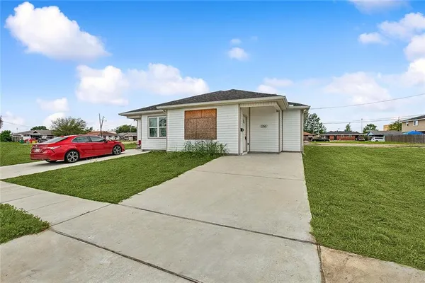 $330,795 | 1164-66 Tallow Tree Lane, Harvey, LA 70058