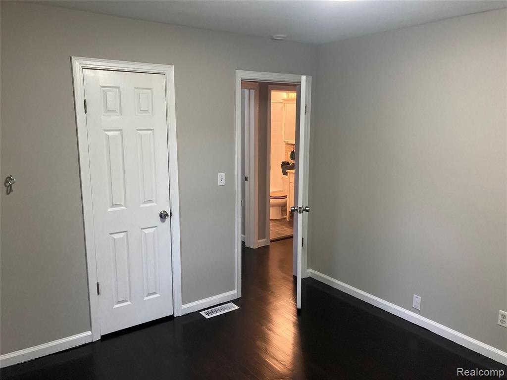 19200 Inkster Road Redford, MI 48240 - Photo 10 of 16