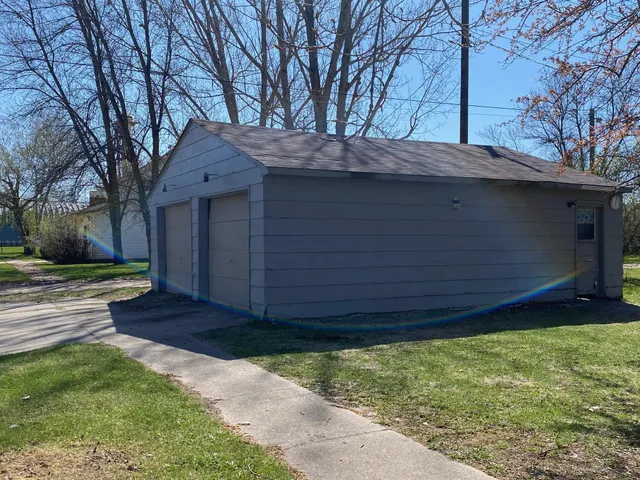 $84,000 | 402 South Main Street, Mahnomen, MN 56557